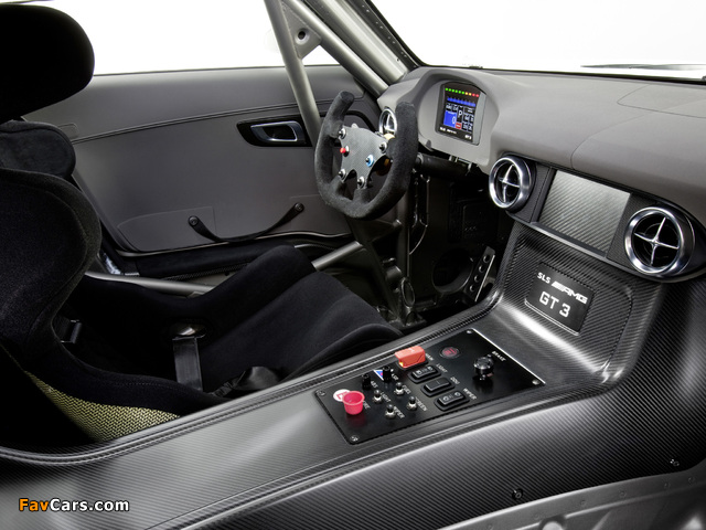 Pictures of Mercedes-Benz SLS 63 AMG GT3 (C197) 2010 (640 x 480)