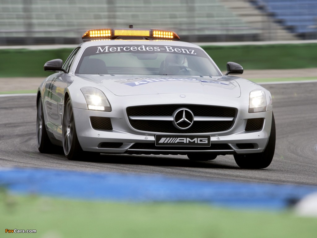 Pictures of Mercedes-Benz SLS 63 AMG F1 Safety Car (C197) 2010–12 (1024 x 768)