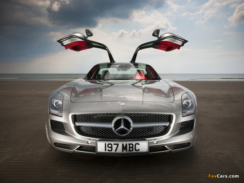 Pictures of Mercedes-Benz SLS 63 AMG UK-spec (C197) 2010 (800 x 600)