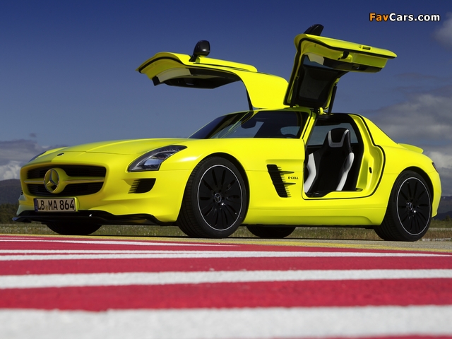 Pictures of Mercedes-Benz SLS 63 AMG E-Cell Prototype (C197) 2010 (640 x 480)