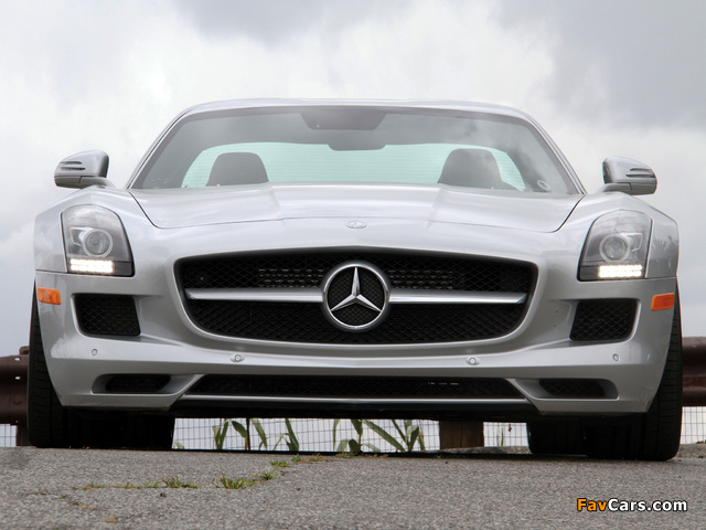 Pictures of Mercedes-Benz SLS 63 AMG US-spec (C197) 2010 (640 x 480)