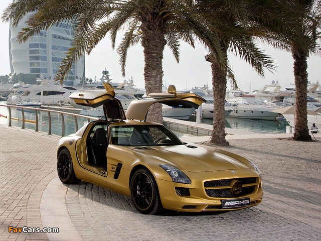 Pictures of Mercedes-Benz SLS 63 AMG Desert Gold (C197) 2010 (640 x 480)