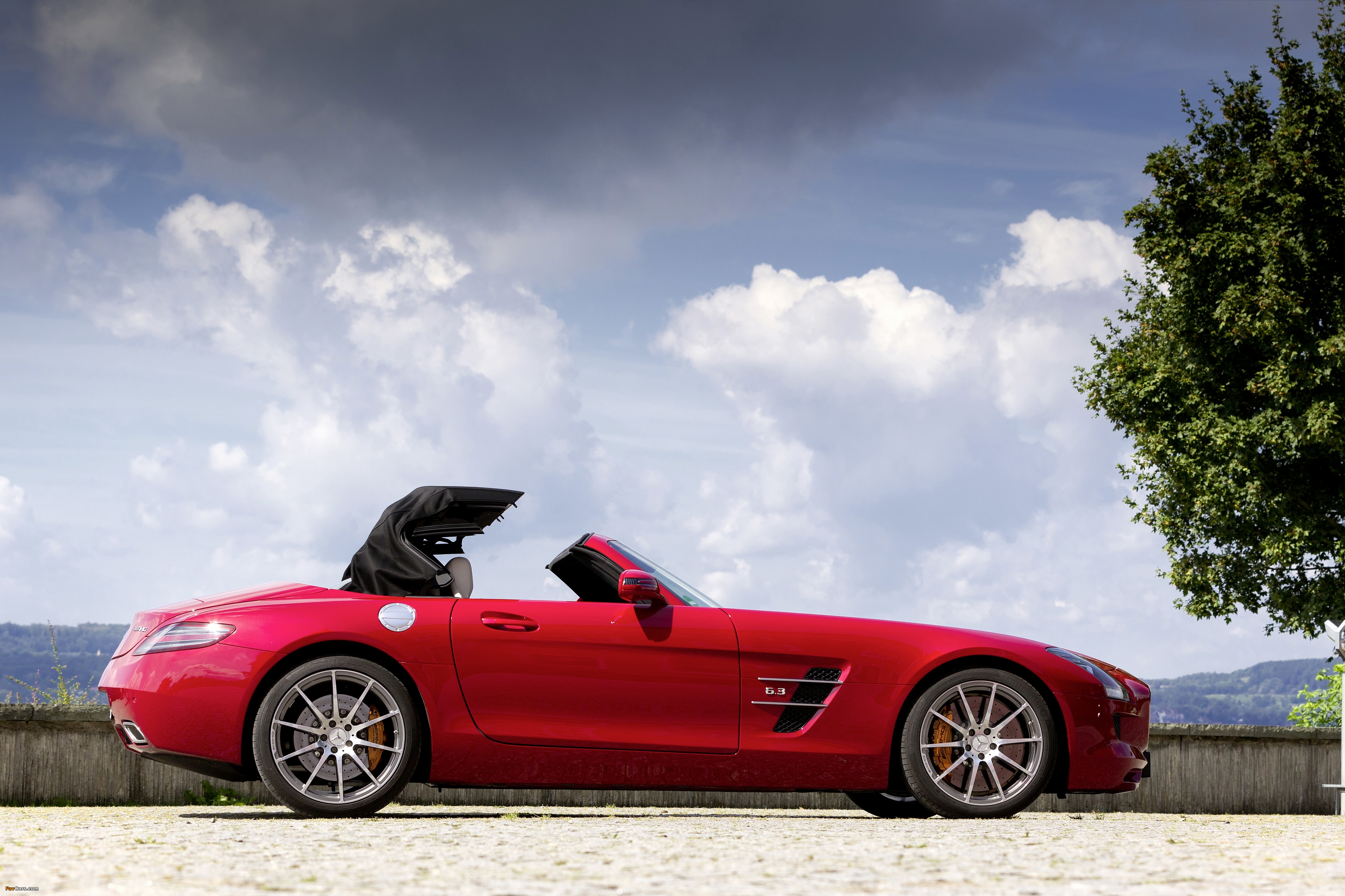 Pictures of Mercedes-Benz SLS 63 AMG Roadster (R197) 2011–13 (4096 x 2730)