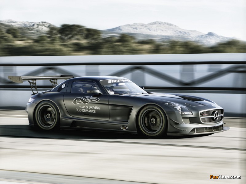 Pictures of Mercedes-Benz SLS 63 AMG GT3 45th Anniversary (C197) 2012 (800 x 600)