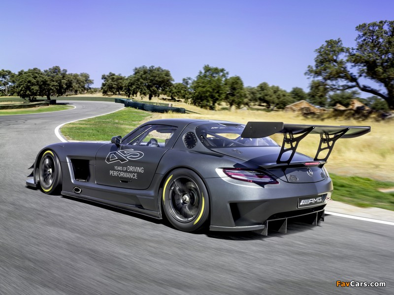 Pictures of Mercedes-Benz SLS 63 AMG GT3 45th Anniversary (C197) 2012 (800 x 600)