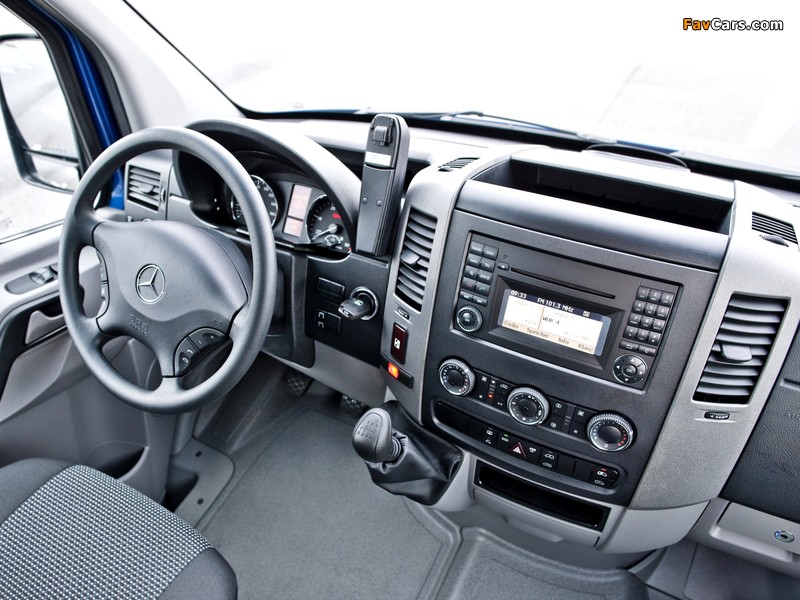 Images of Mercedes-Benz Sprinter Mobility 33 (W906) 2006–13 (800 x 600)