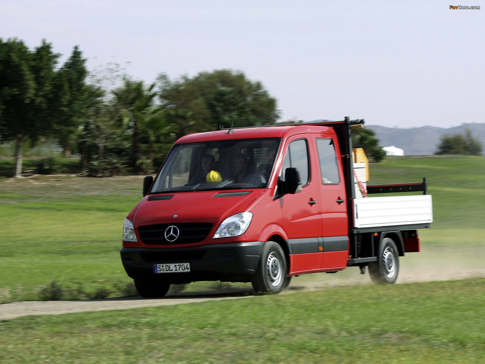 Images of Mercedes-Benz Sprinter Double Cab Dropside (W906) 2006–13 (1600 x 1200)