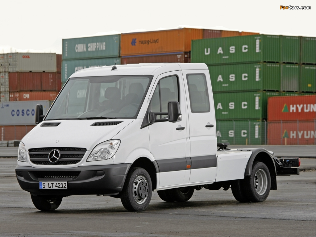 Images of Mercedes-Benz Sprinter Double Cab Tractor (W906) 2006–13 (1024 x 768)
