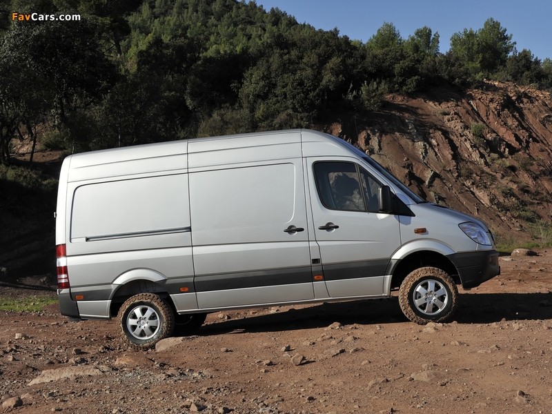 Images of Mercedes-Benz Sprinter High Roof Van 4x4 (W906) 2009–13 (800 x 600)