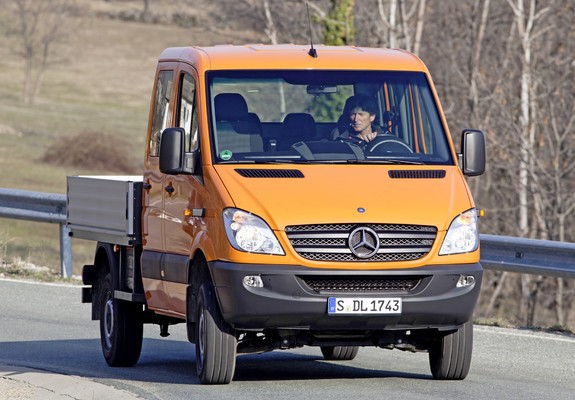 Images of Mercedes-Benz Sprinter Double Cab Dropside 4x4 (W906) 2009–13