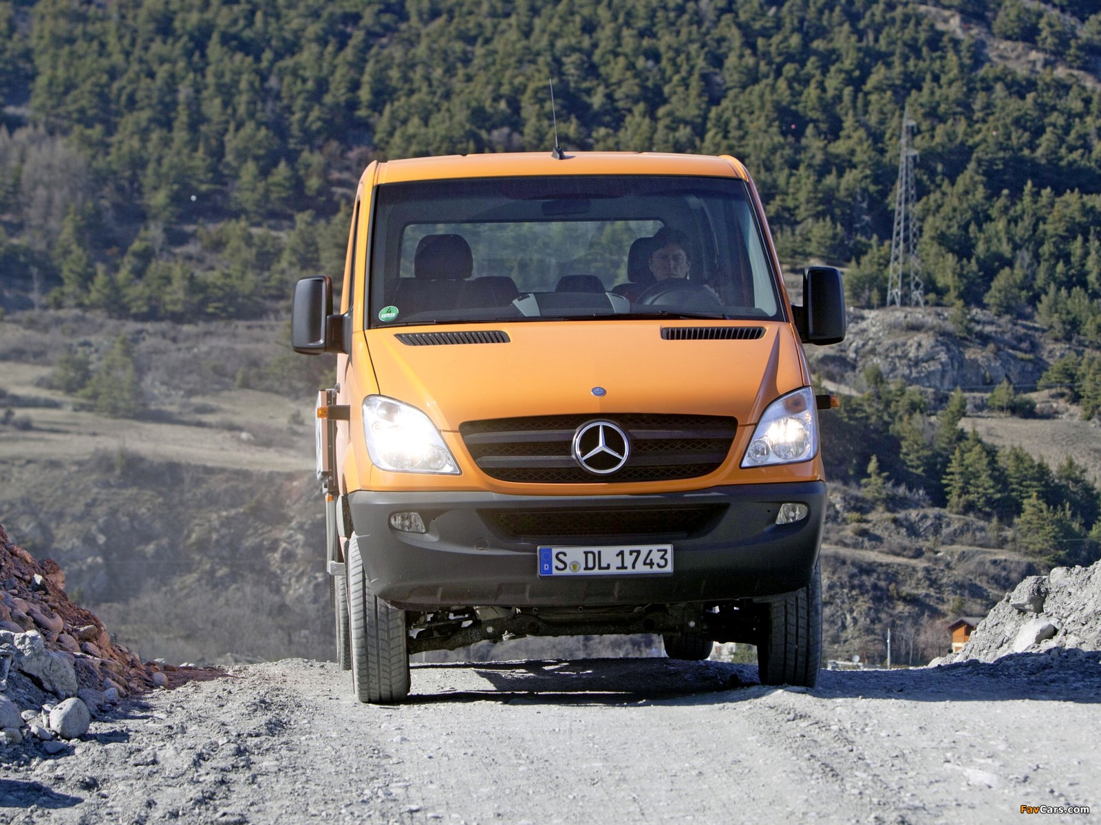 Images of Mercedes-Benz Sprinter Double Cab Dropside 4x4 (W906) 2009–13 (1600 x 1200)