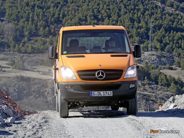 Images of Mercedes-Benz Sprinter Double Cab Dropside 4x4 (W906) 2009–13 (640 x 480)
