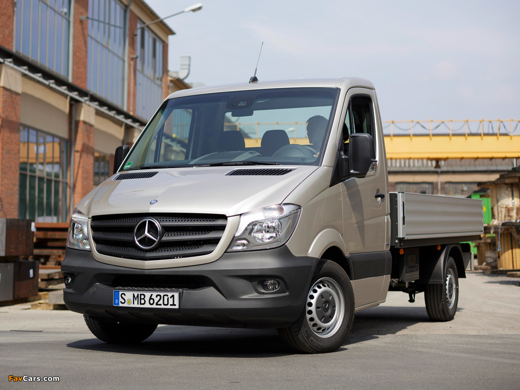Images of Mercedes-Benz Sprinter Dropside (W906) 2013 (1024 x 768)