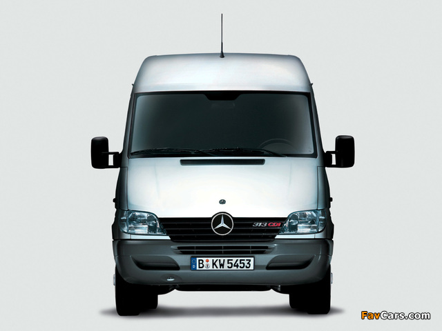 Mercedes-Benz Sprinter Van 2000–06 images (640 x 480)