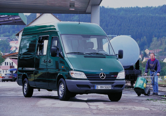 Mercedes-Benz Sprinter Van 2000–06 photos