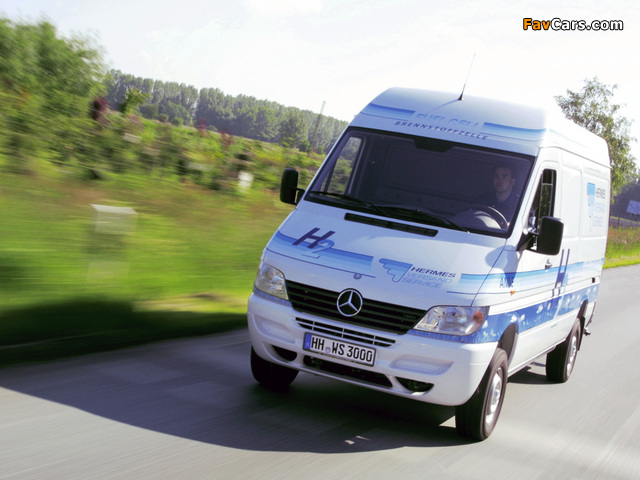 Mercedes-Benz Sprinter Fuel Cell Drive System Concept 2001 wallpapers (640 x 480)