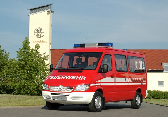 Mercedes-Benz Sprinter 313 CDI Feuerwehr 2002–06 pictures