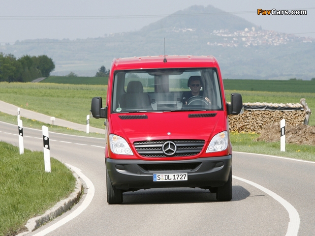 Mercedes-Benz Sprinter Van (W906) 2006–13 pictures (640 x 480)