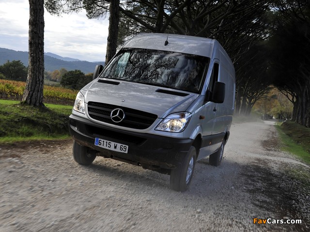Mercedes-Benz Sprinter High Roof Van 4x4 (W906) 2009–13 pictures (640 x 480)