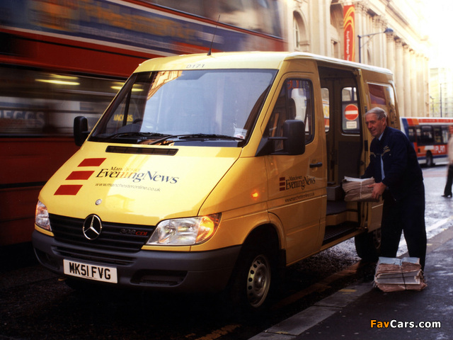 Photos of Mercedes-Benz Sprinter Van UK-spec 2000–06 (640 x 480)