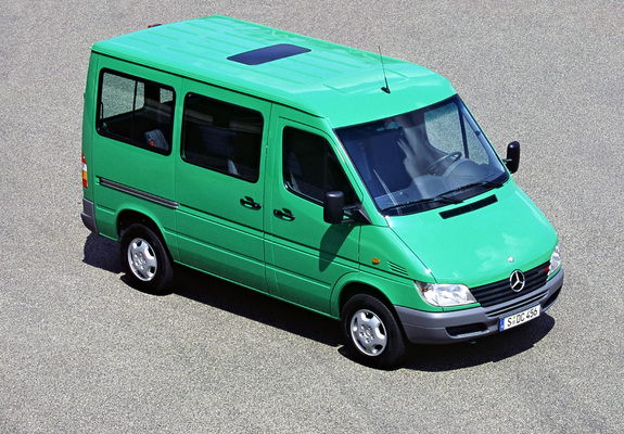 Photos of Mercedes-Benz Sprinter 2000–06