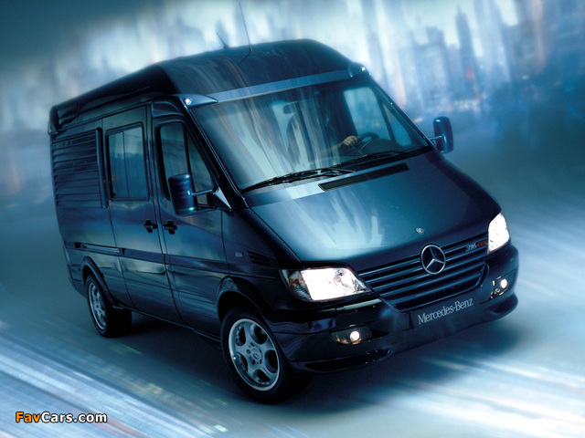 Photos of Mercedes-Benz Sprinter Mobile Black Office Concept 2001 (640 x 480)