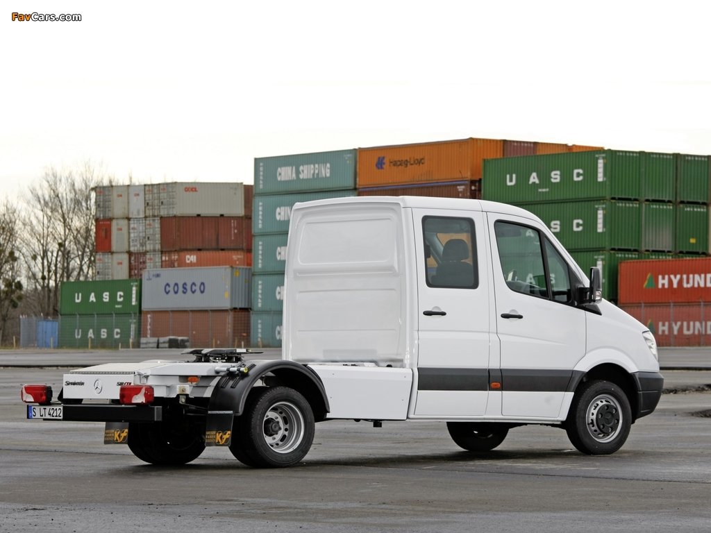 Photos of Mercedes-Benz Sprinter Double Cab Tractor (W906) 2006–13 (1024 x 768)