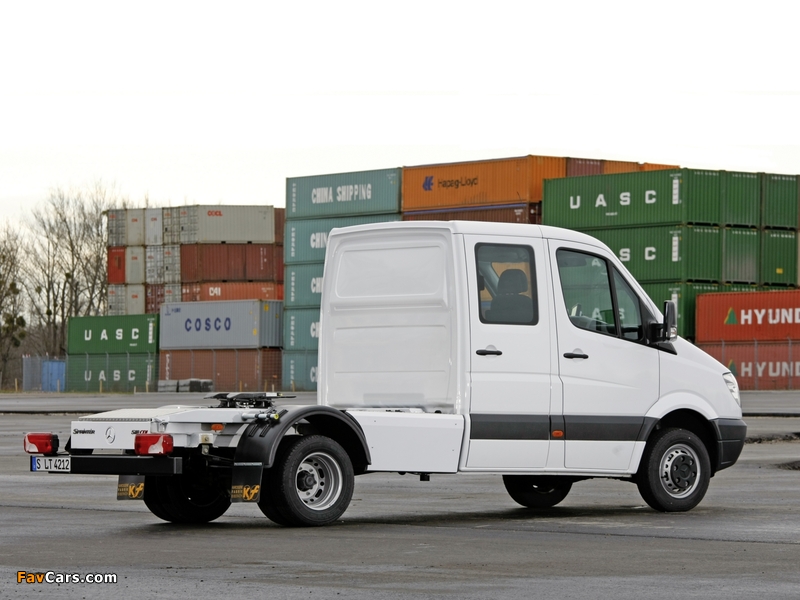 Photos of Mercedes-Benz Sprinter Double Cab Tractor (W906) 2006–13 (800 x 600)