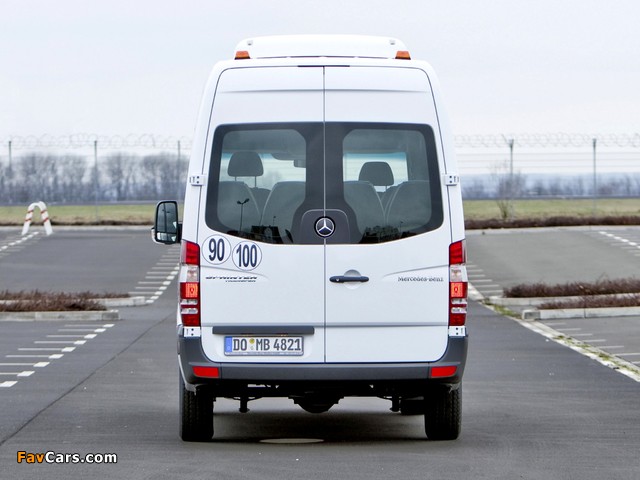 Photos of Mercedes-Benz Sprinter Transfer 23 (W906) 2006–13 (640 x 480)