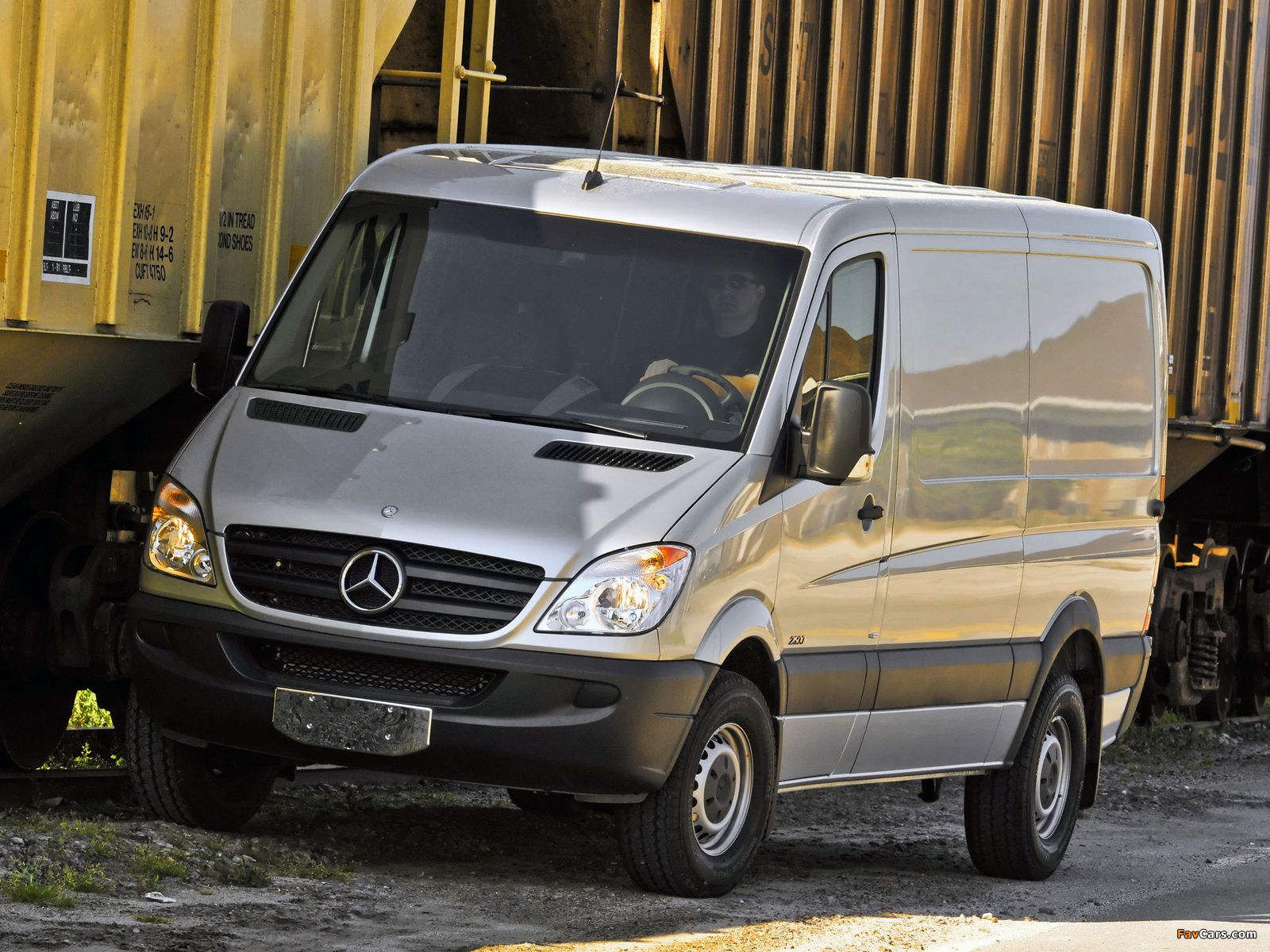 Photos of Mercedes-Benz Sprinter 2500 Cargo (W906) 2006–13 (1600 x 1200)