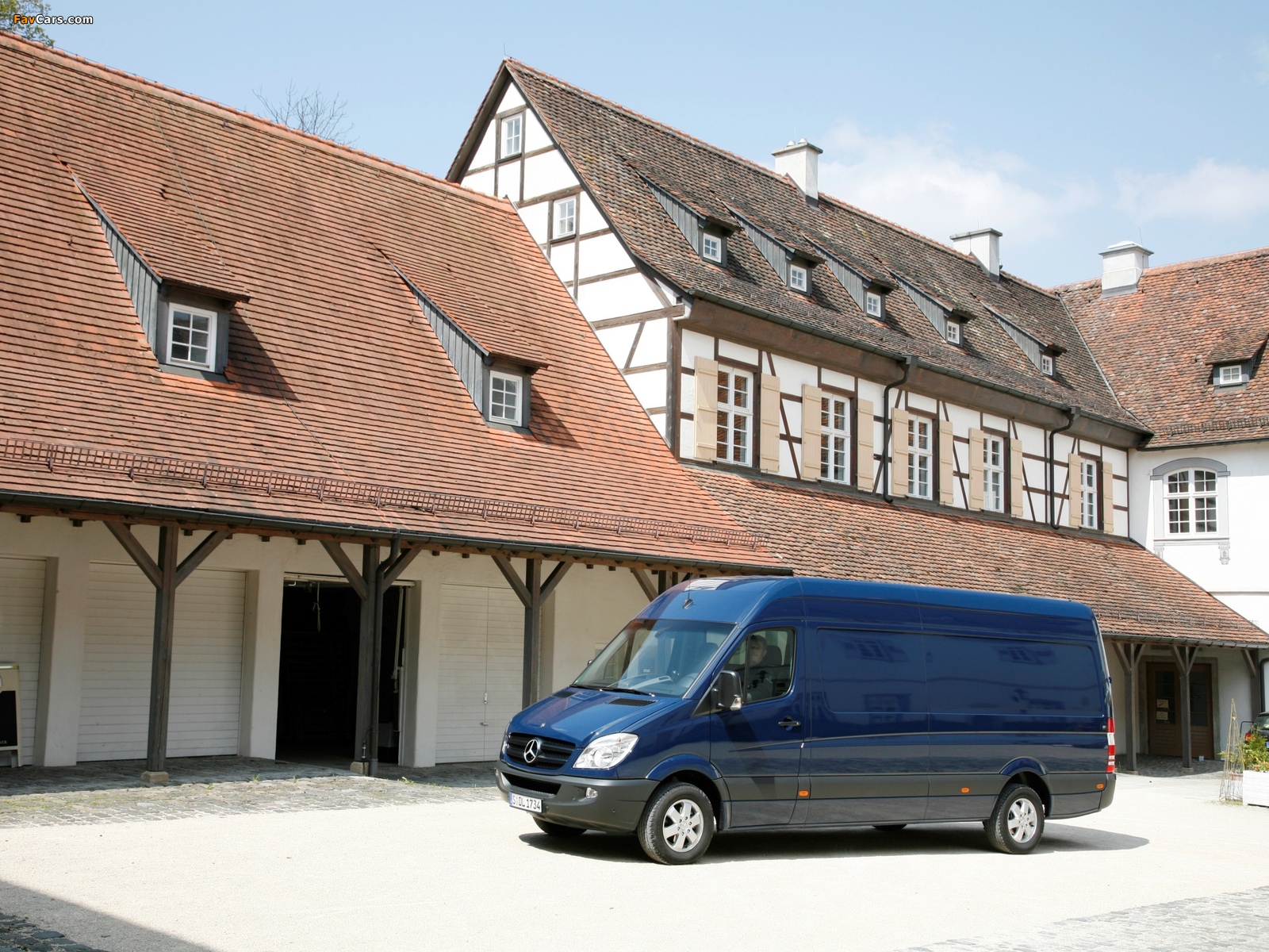 Photos of Mercedes-Benz Sprinter LWB High Roof Van (W906) 2006–13 (1600 x 1200)