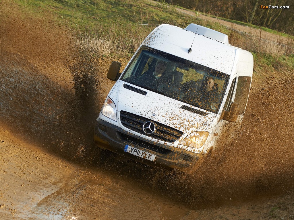 Photos of Mercedes-Benz Sprinter 4x4 UK-spec (W906) 2009–13 (1024 x 768)