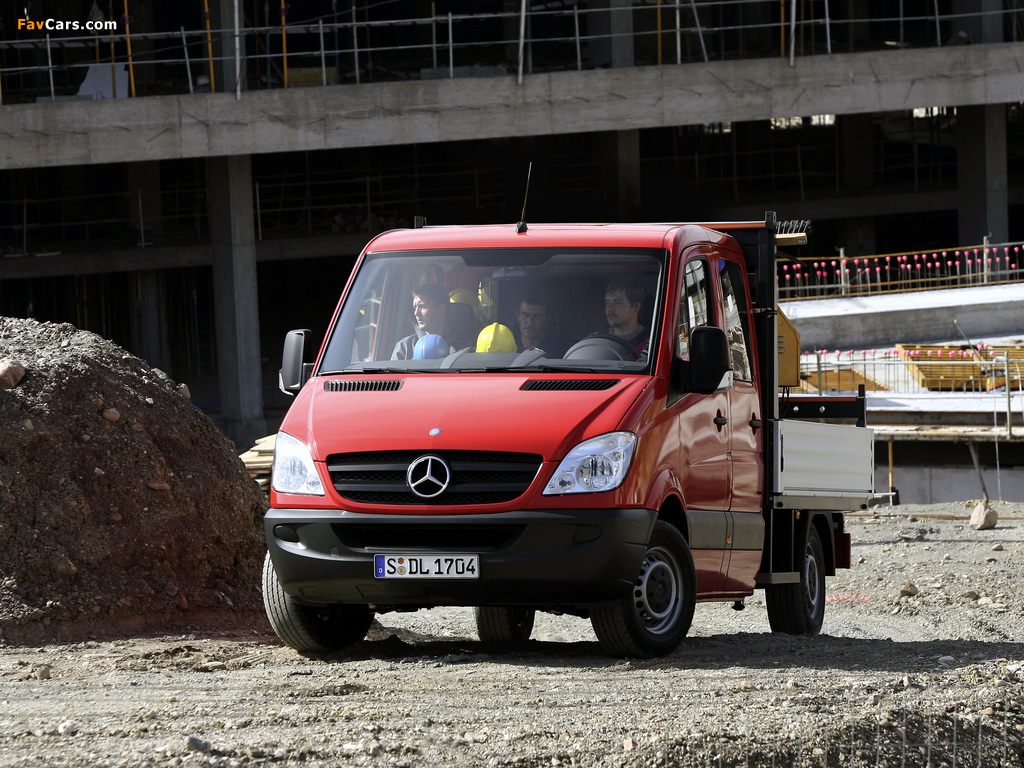 Pictures of Mercedes-Benz Sprinter Double Cab Dropside (W906) 2006–13 (1024 x 768)