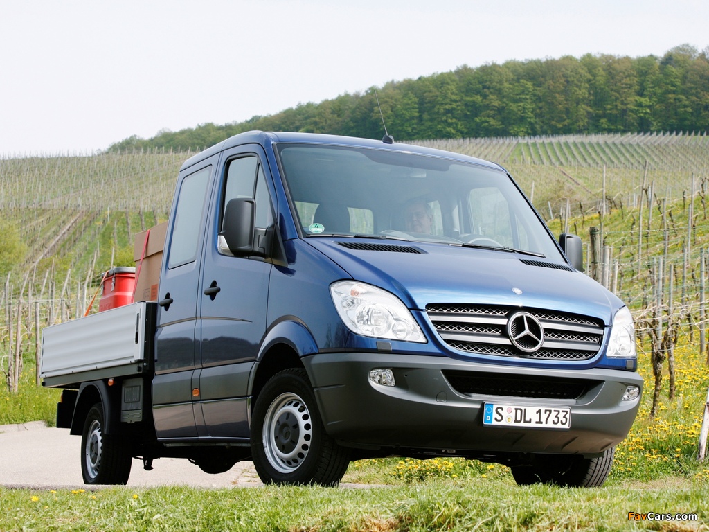 Pictures of Mercedes-Benz Sprinter Double Cab Dropside (W906) 2006–13 (1024 x 768)