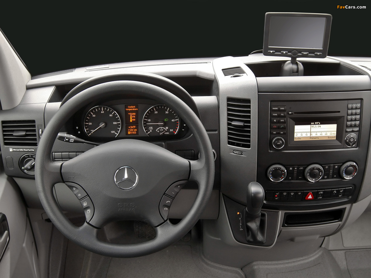 Pictures of Mercedes-Benz Sprinter 2500 Passenger Van (W906) 2006–13 (1280 x 960)
