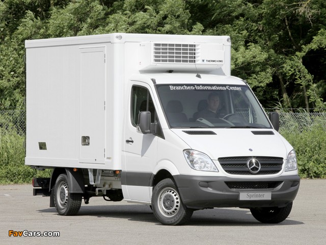 Pictures of Mercedes-Benz Sprinter Box Van (W906) 2006 (640 x 480)