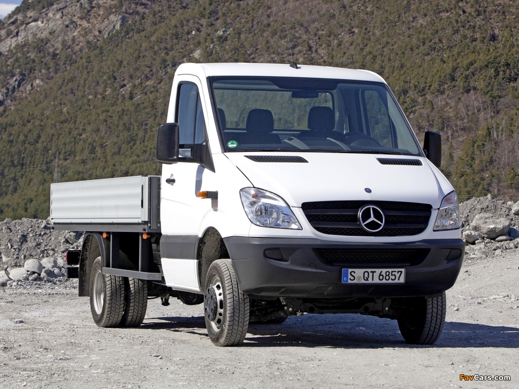 Pictures of Mercedes-Benz Sprinter Tipper 4x4 (W906) 2009–13 (1024 x 768)