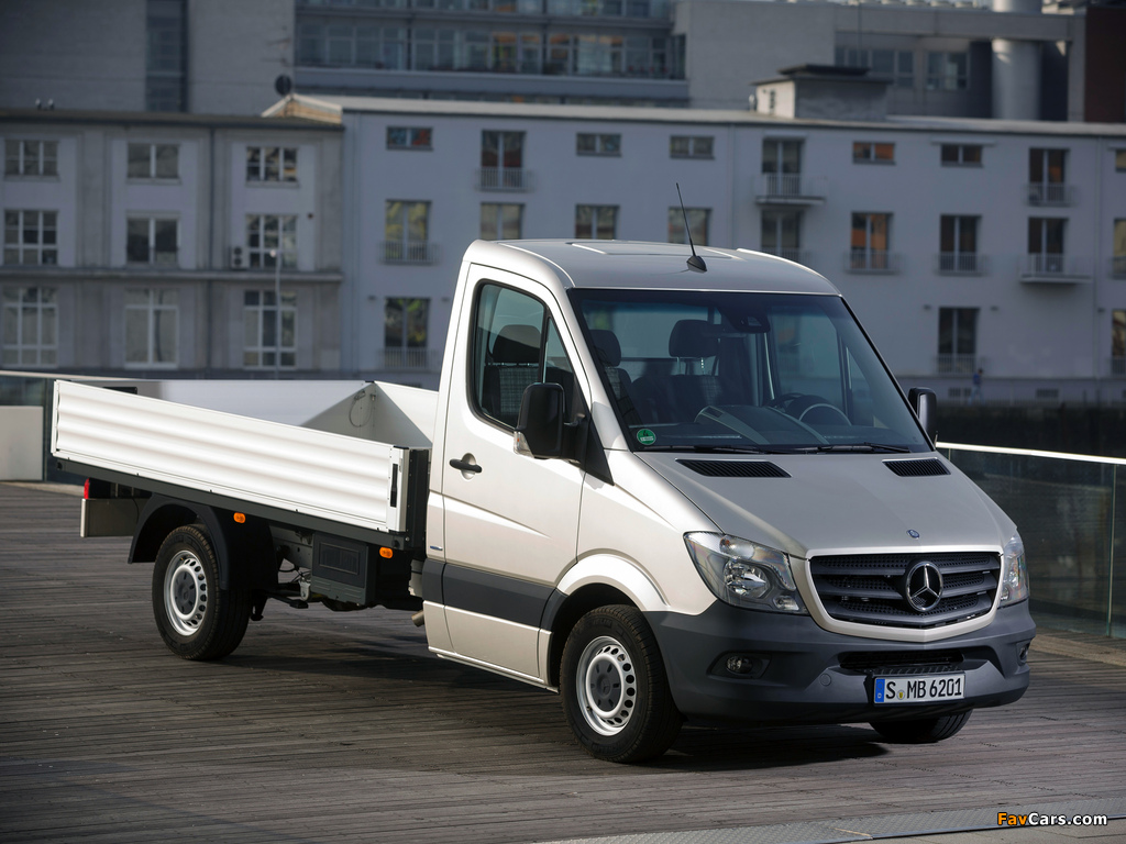 Pictures of Mercedes-Benz Sprinter Dropside (W906) 2013 (1024 x 768)