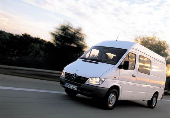 Mercedes-Benz Sprinter Van 2000–06 wallpapers