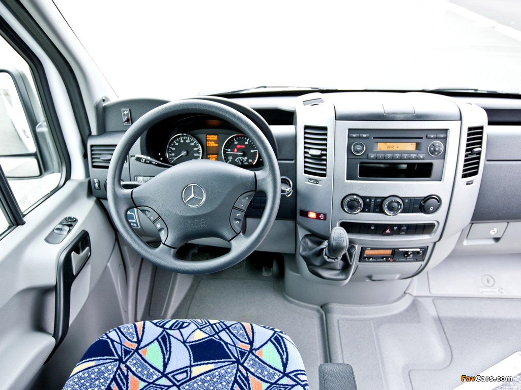 Mercedes-Benz Sprinter Transfer 35 (W906) 2006–13 wallpapers (1024 x 768)