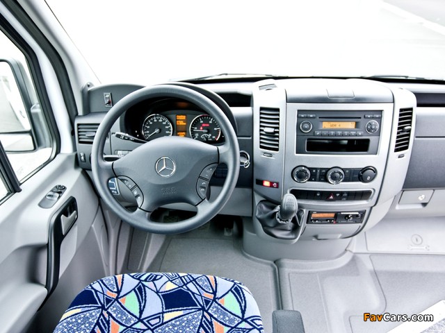 Mercedes-Benz Sprinter Transfer 35 (W906) 2006–13 wallpapers (640 x 480)