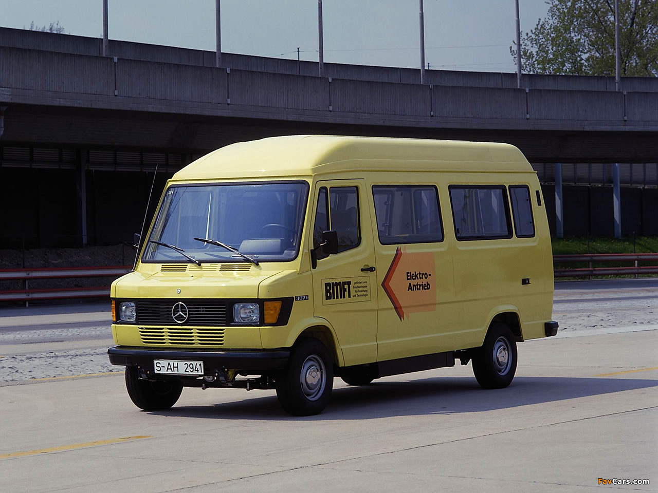Mercedes-Benz T1 307E Elektro-Antrieb 1980 images (1280 x 960)