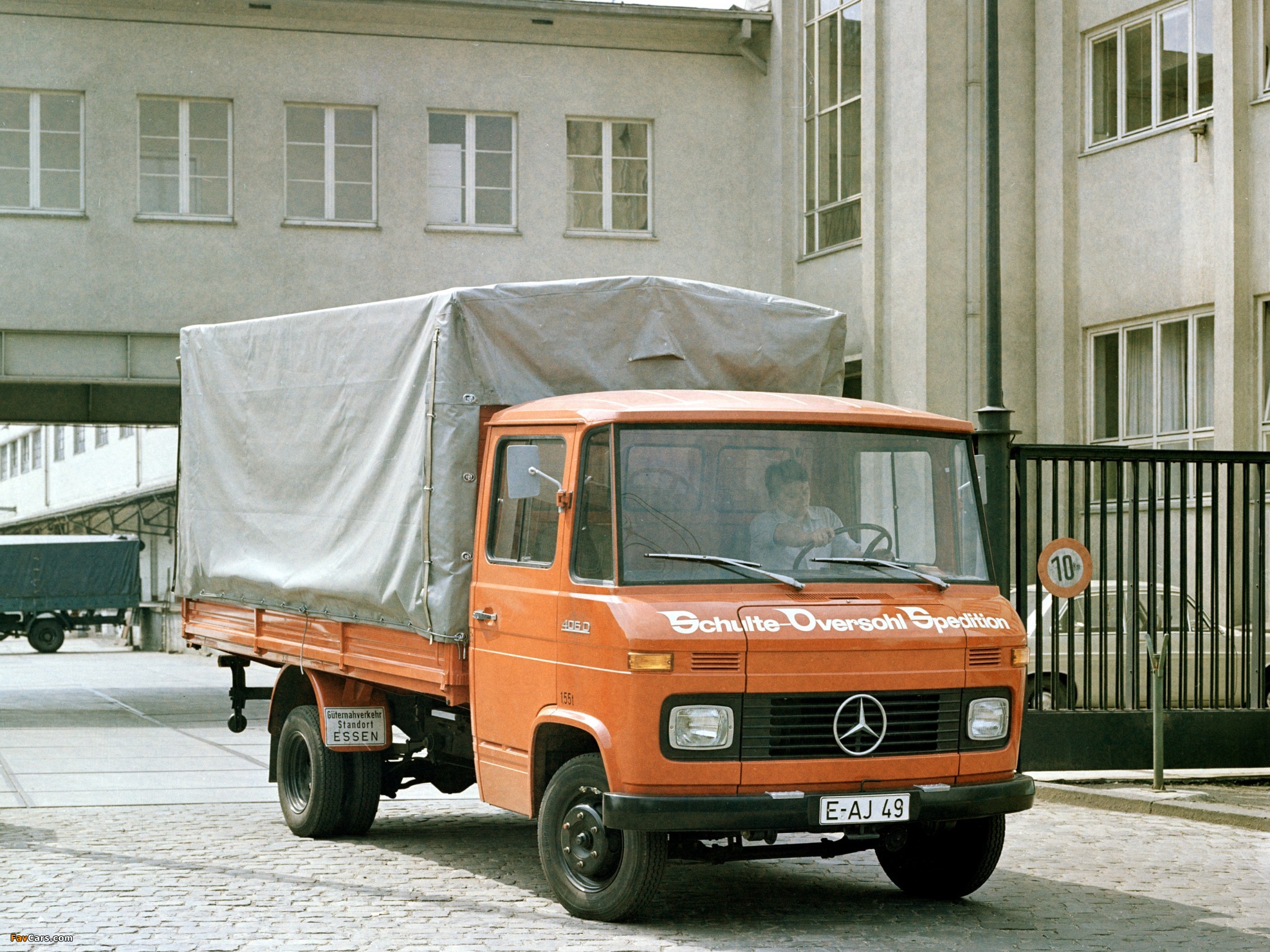 Images of Mercedes-Benz L406D-G Pritschenwagen (309) 1968–74 (2048 x 1536)