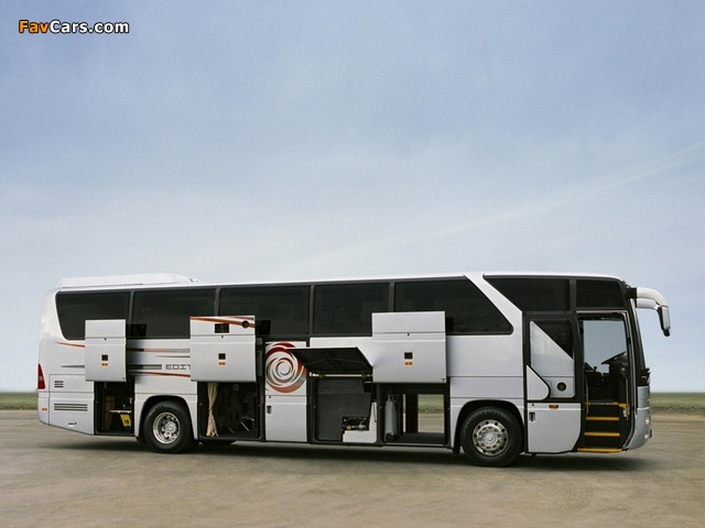 Pictures of Mercedes-Benz Tourismo Edition 10000 (O350) 2005 (640 x 480)
