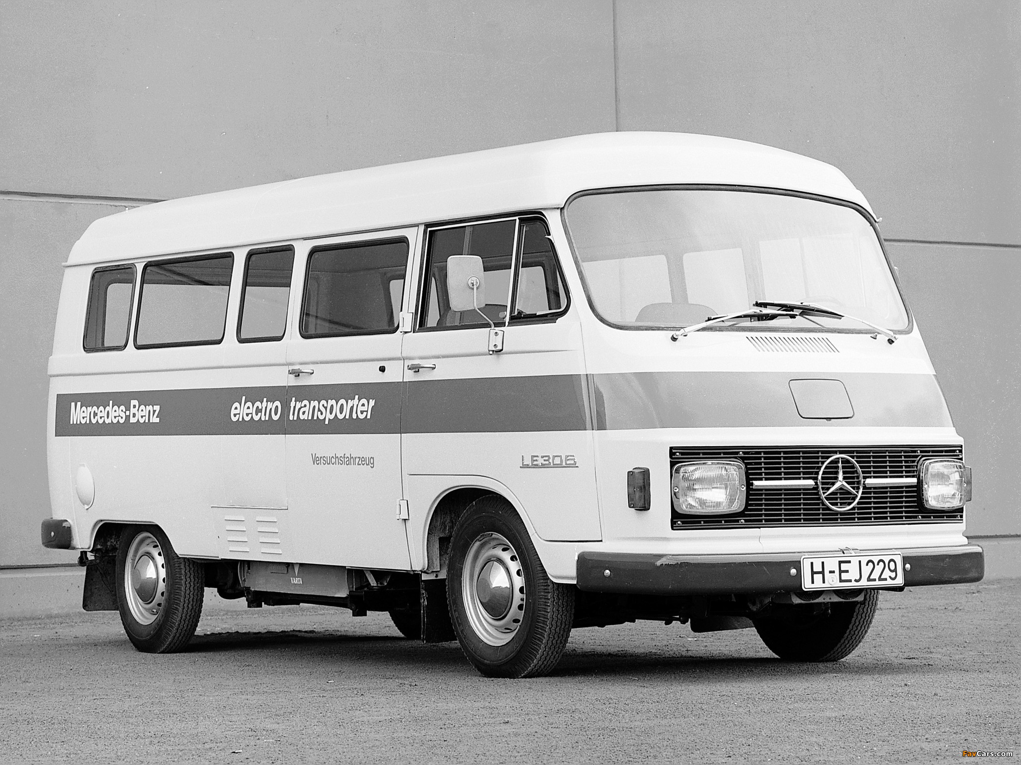 Mercedes-Benz LE306 Electro Transporter 1972 wallpapers (2048 x 1536)