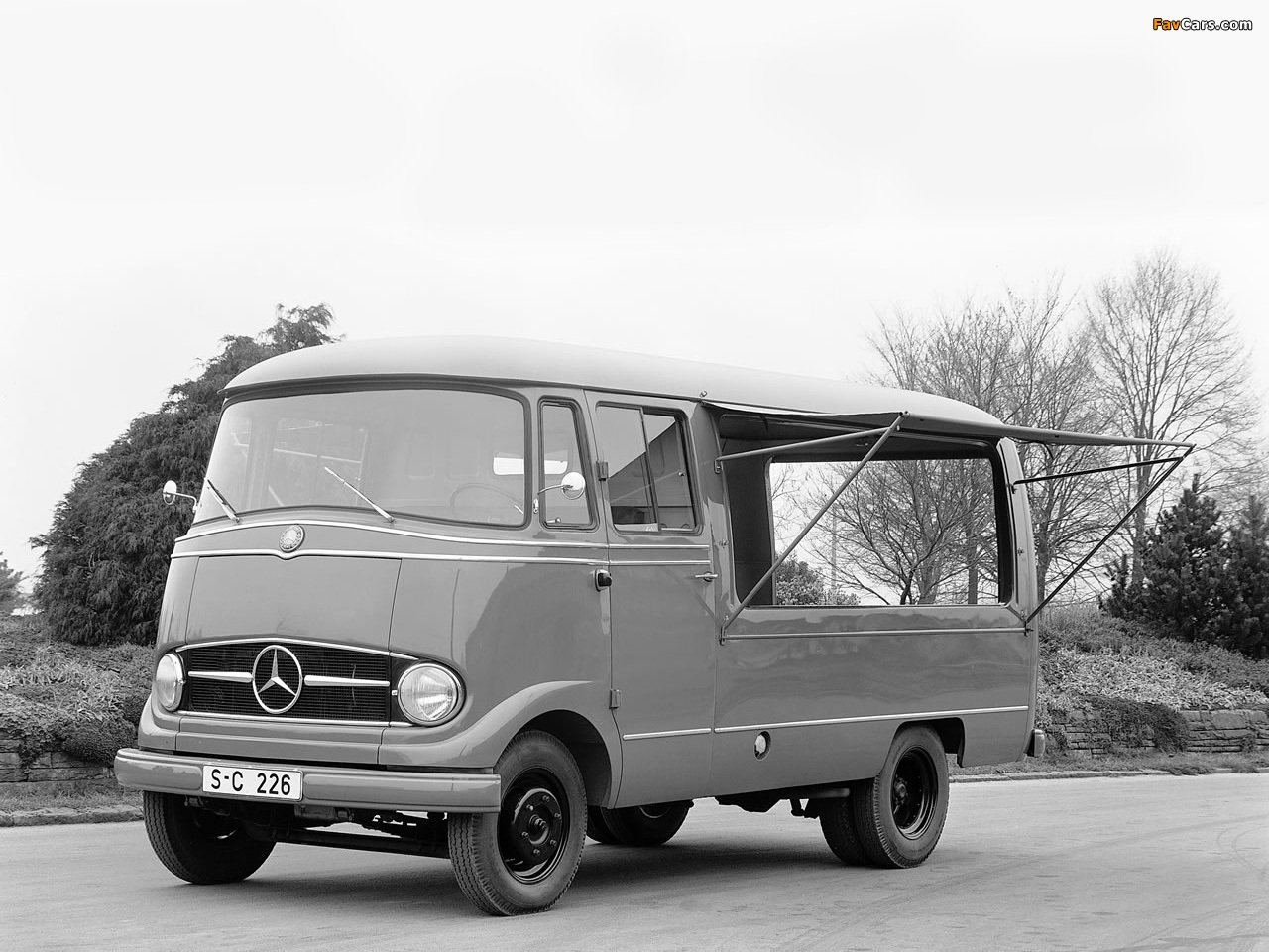 Photos of Mercedes-Benz Transporter Mobile-Shop (L319) 1957 (1280 x 960)