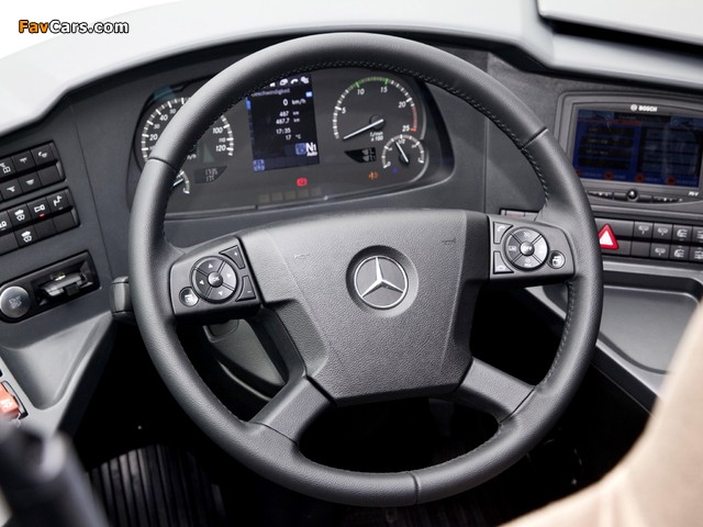 Images of Mercedes-Benz Travego Edition 1 (O580) 2011 (640 x 480)