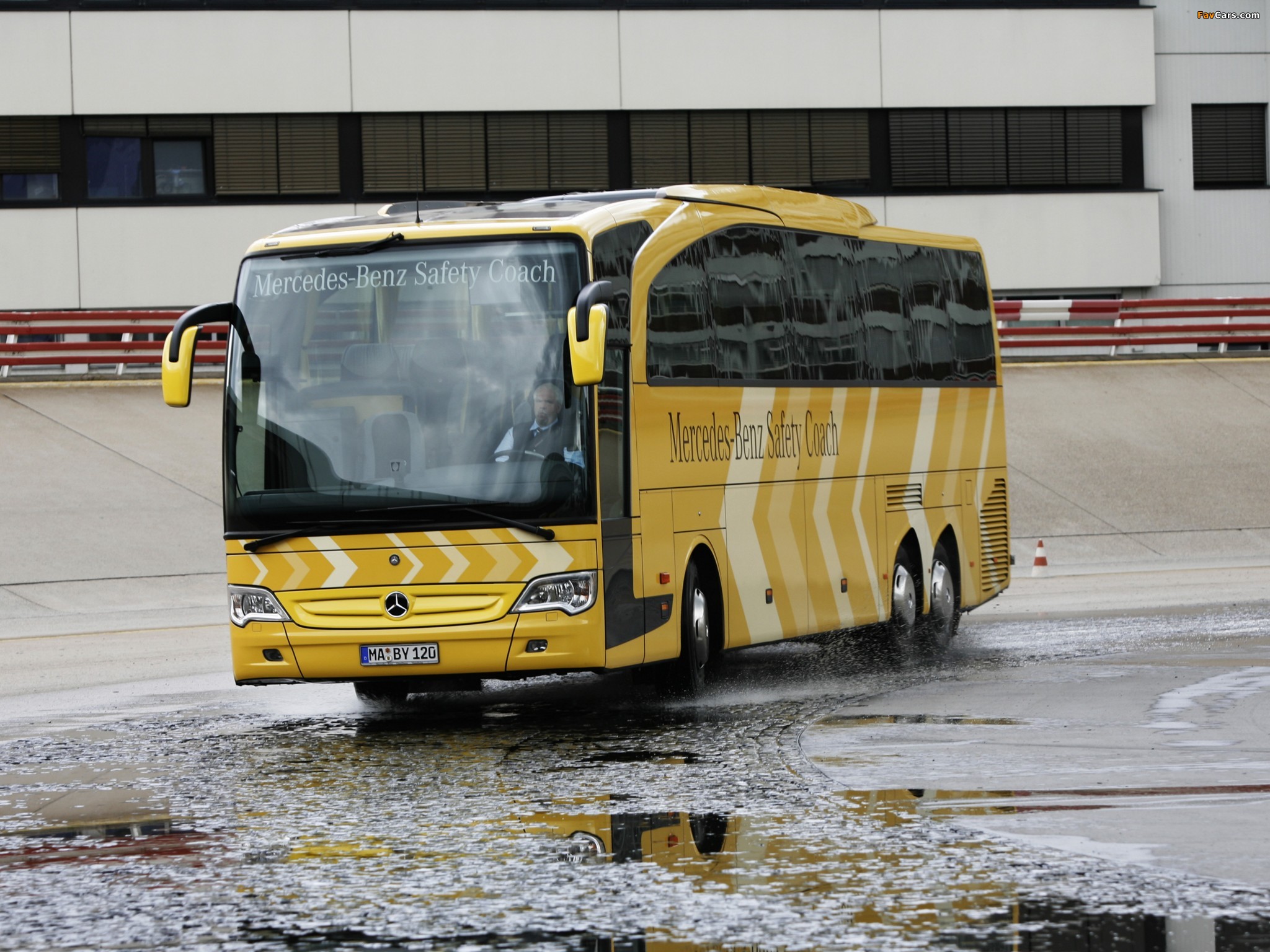 Pictures of Mercedes-Benz Travego L (O580) 2006–08 (2048 x 1536)