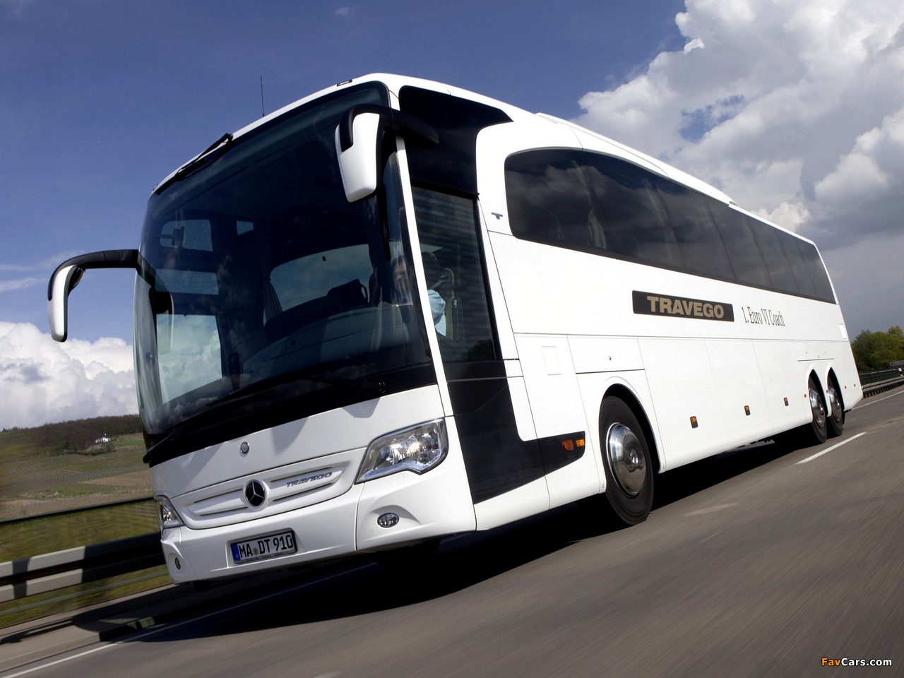 Pictures of Mercedes-Benz Travego Edition 1 (O580) 2011 (1280 x 960)