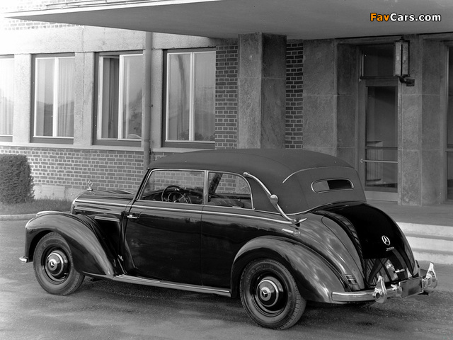 Images of Mercedes-Benz 220 Cabriolet B (W187) 1951–55 (640 x 480)